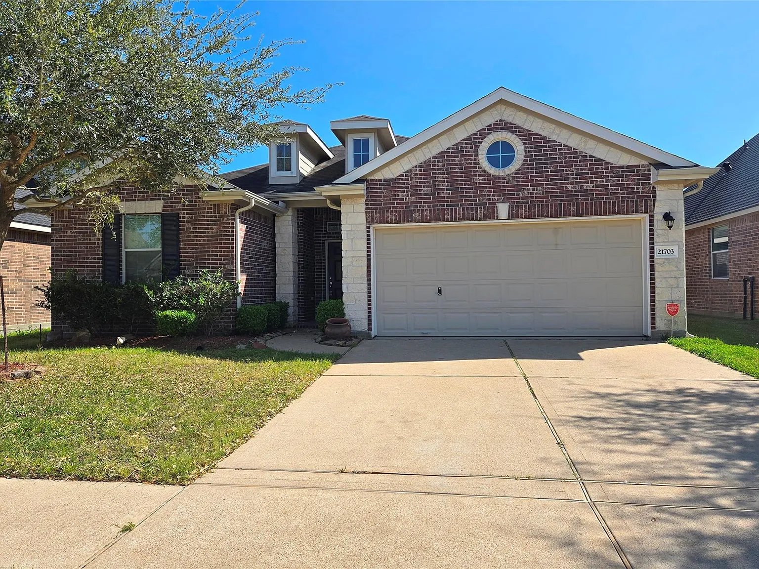 3 bed, 2.0 bath, 1634 sqft, $1,850 — Photo 2