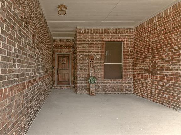 4th image of 1724 Stillwater Dr