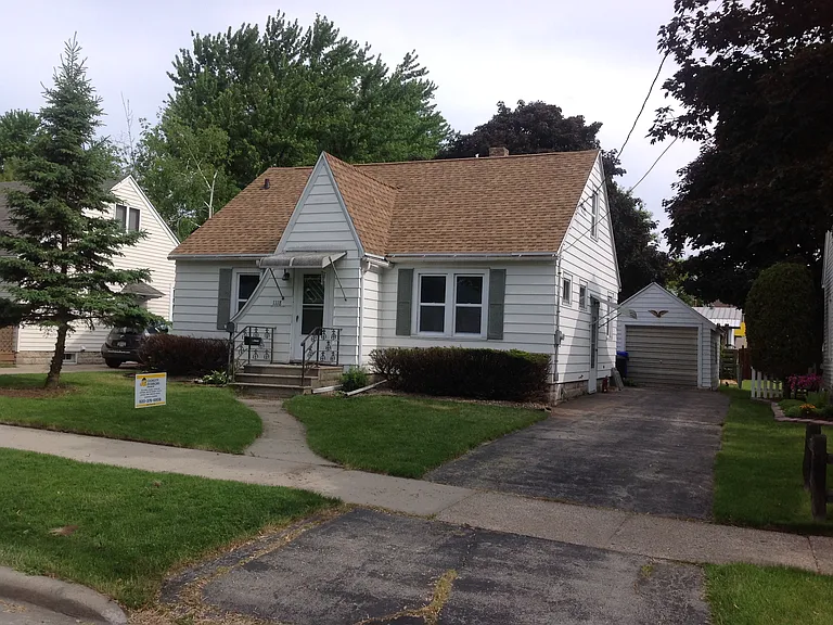 1118 W Summer St — Photo 1