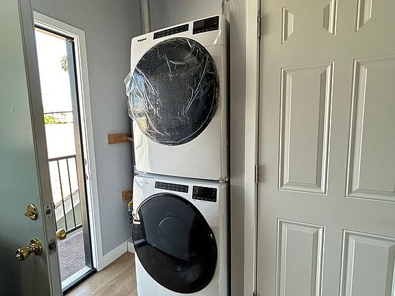 4th image of 1315 Park Ave APT B