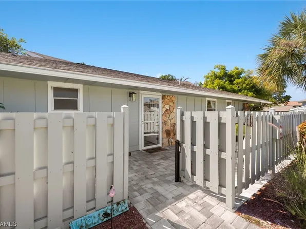 4262 Island Cir #1, Fort Myers, FL 33919