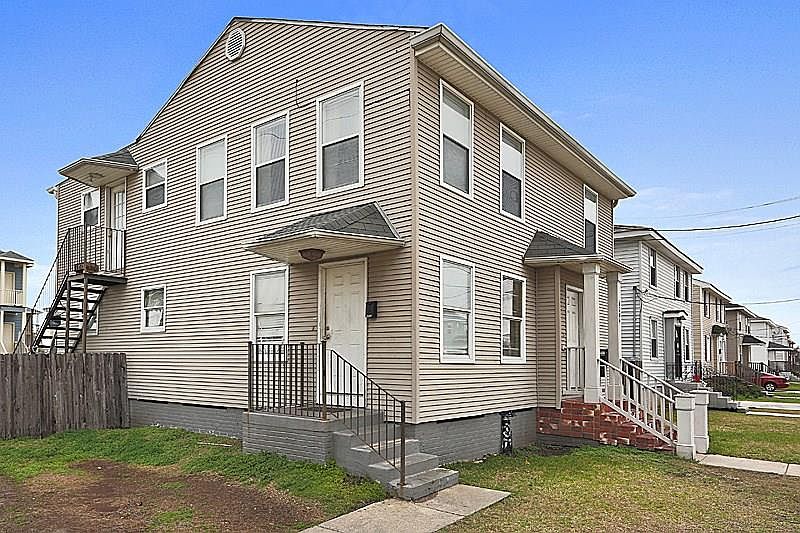1st image of 6202-04 Vermillion Blvd