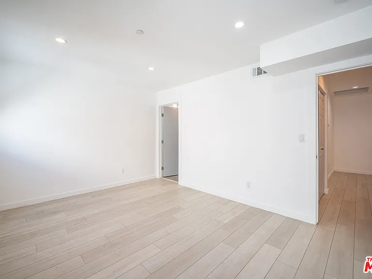 246 N Dillon St #1/2 — Photo 32