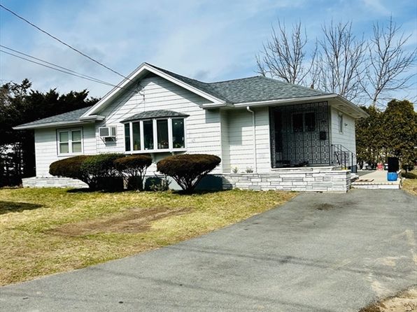 469 Sawyer St, New Bedford, MA 02746