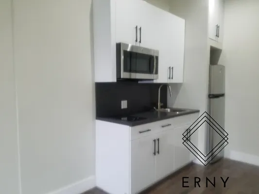 Rented by ERNY LLC | media 15