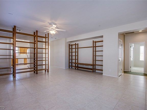 4th image of 708 Indian Garden St