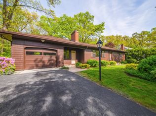 59 Fenwood Rd, Longmeadow, MA 01106