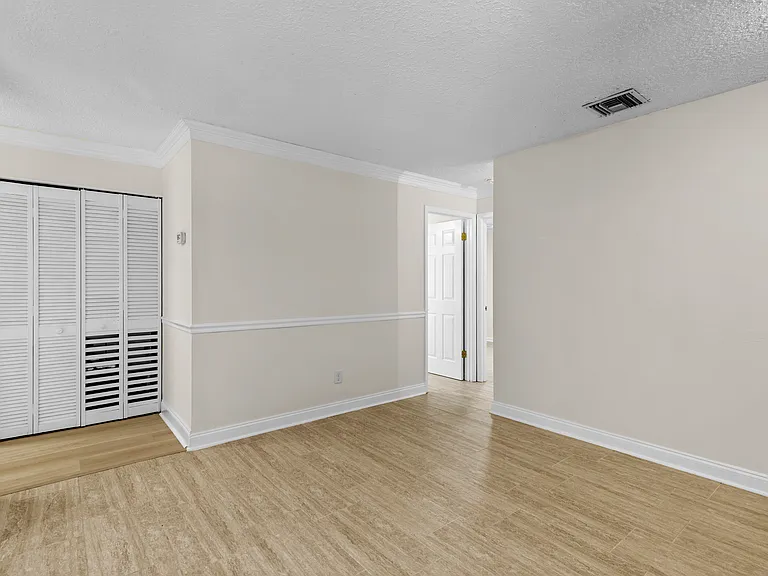 74 Sanchez Dr E — Photo 11