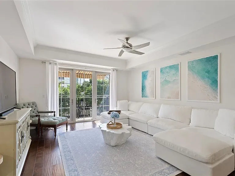 300 Beach Dr NE #302 — Photo 7