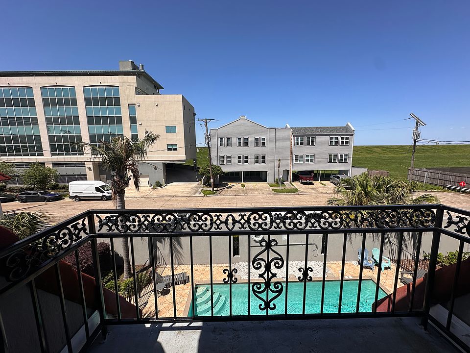 Master Bedroom Balcony