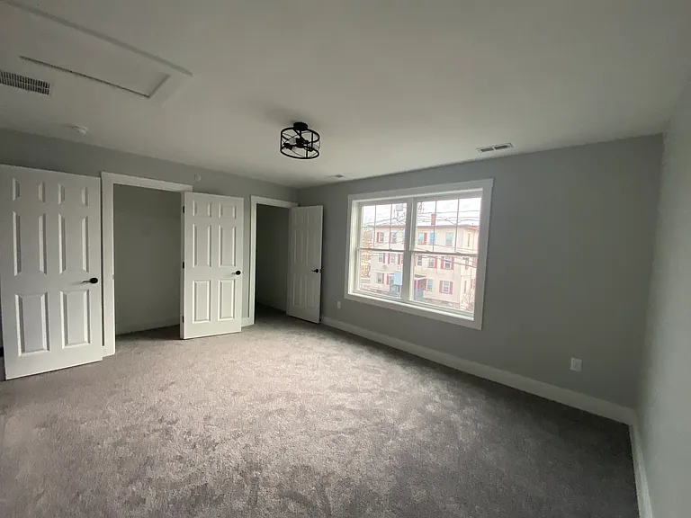 32 Main St #4 — Photo 16