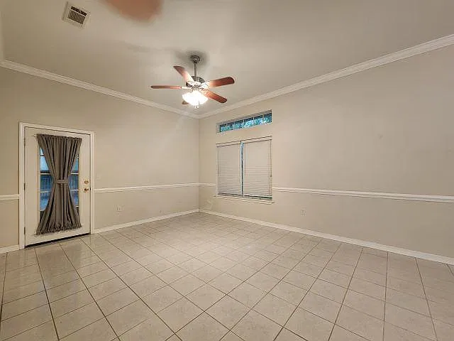 3 bed, 2.5 bath, 2517 sqft, $2,400 — Photo 4