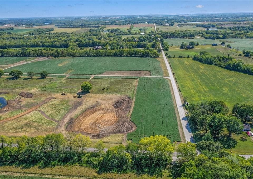 1st image of LOT 4 E 175th St