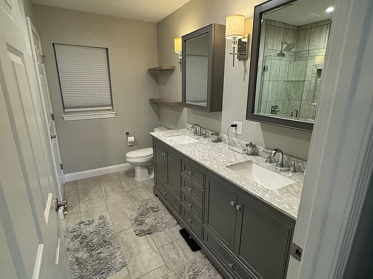 Dual Vanity -Heated tile Floor