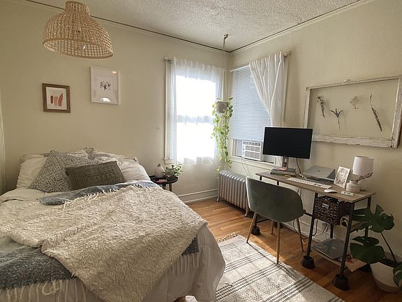 4th image of 950 N Clarkson St #3