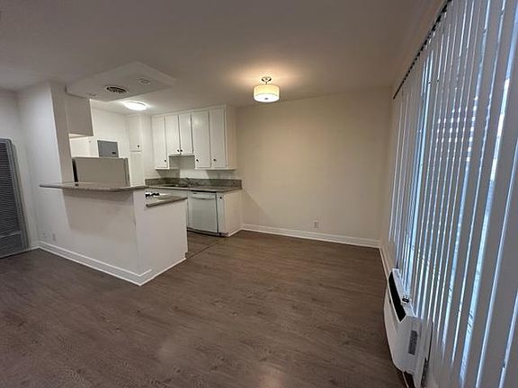 3rd image of 3726 S Canfield Ave APT 2