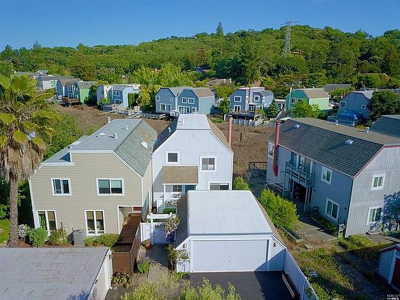 4th image of 2581 Topaz Dr