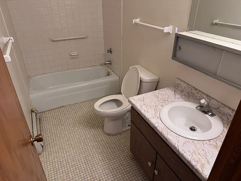 5650 W Wahner Ave #206 — Photo 2