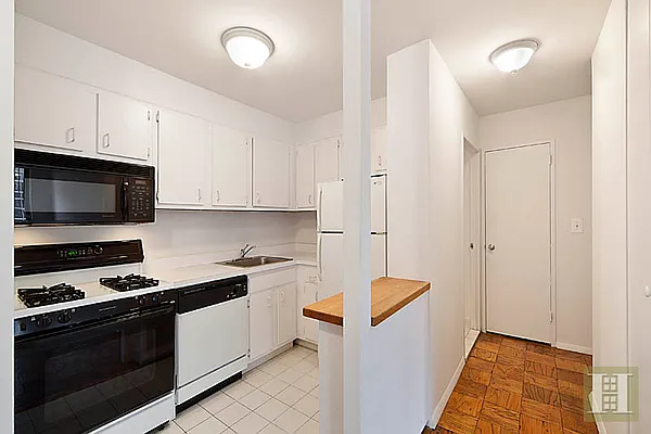 Rented by Halstead Real Estate | media 10