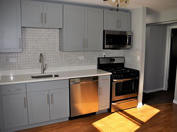 5th image of 24111 W Hazelcrest Dr #1E
