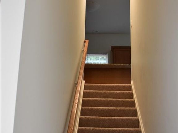 3rd image of 11 Bear Creek Dr