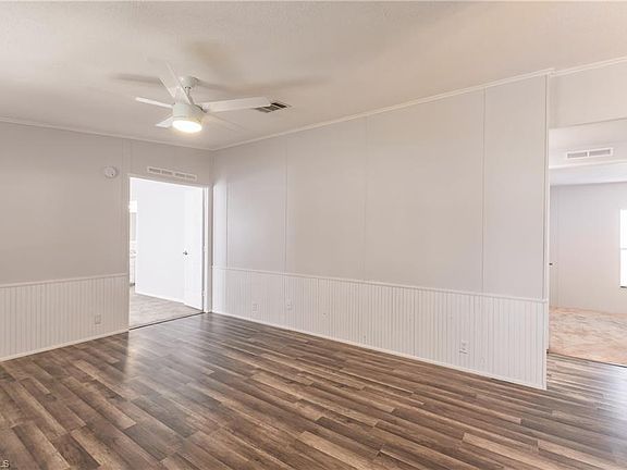 4th image of 15484 Lime Dr