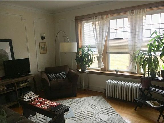 4th image of 2316 W Sunnyside Ave #3C