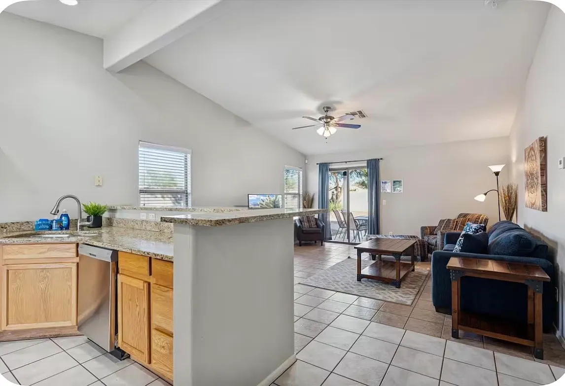 3 bed, 1925 sqft, $2,695 — Photo 3