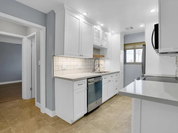 110 E Hillcrest Blvd APT 216, Inglewood, CA 90301