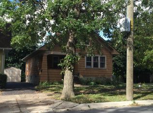 927 Douglas Ave, Aurora, IL 60505