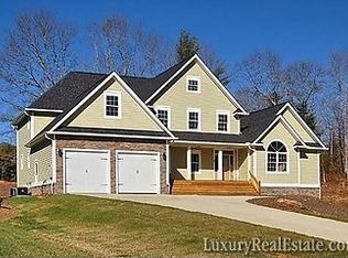 7 Sterling Run Dr, Fletcher, NC 28732