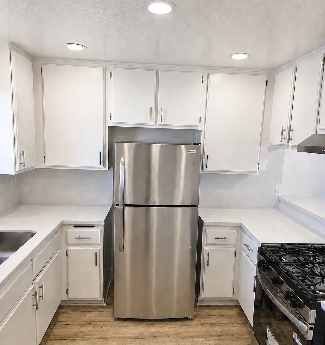 2 bed, 1010 sqft, $2,850 — Photo 2