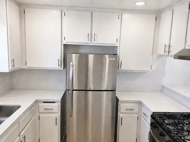 430 Gaviota Ave #203 — Photo 2