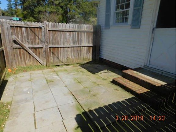 2nd image of 829 Edisto Ave