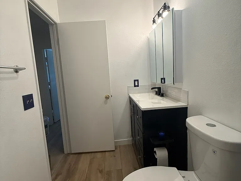 263 S Ventura Rd #271 — Photo 8