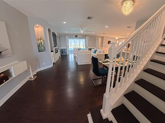 5th image of 703 Calabria Way