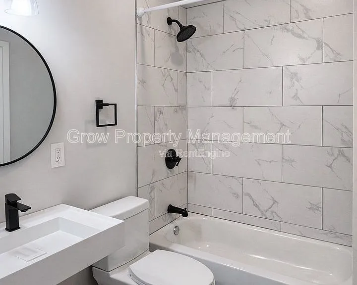 623 W Oxford St #1 — Photo 8