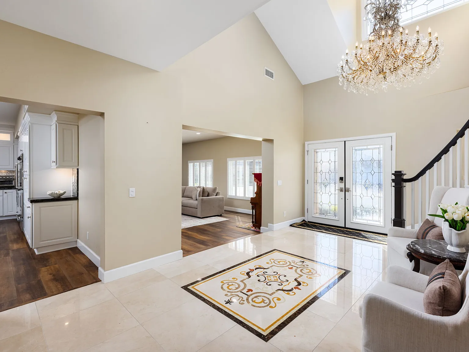 6 bed, 5571 sqft, $18,000 — Photo 4