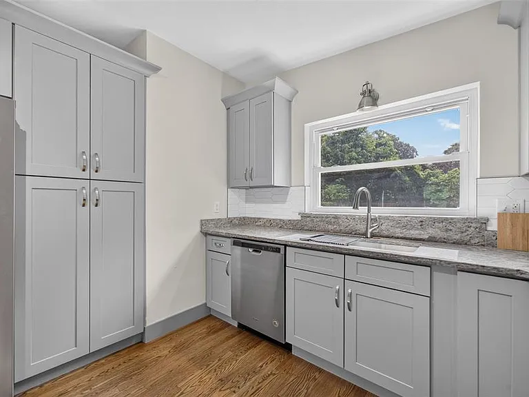 1317 Cloverlawn Ave — Photo 10