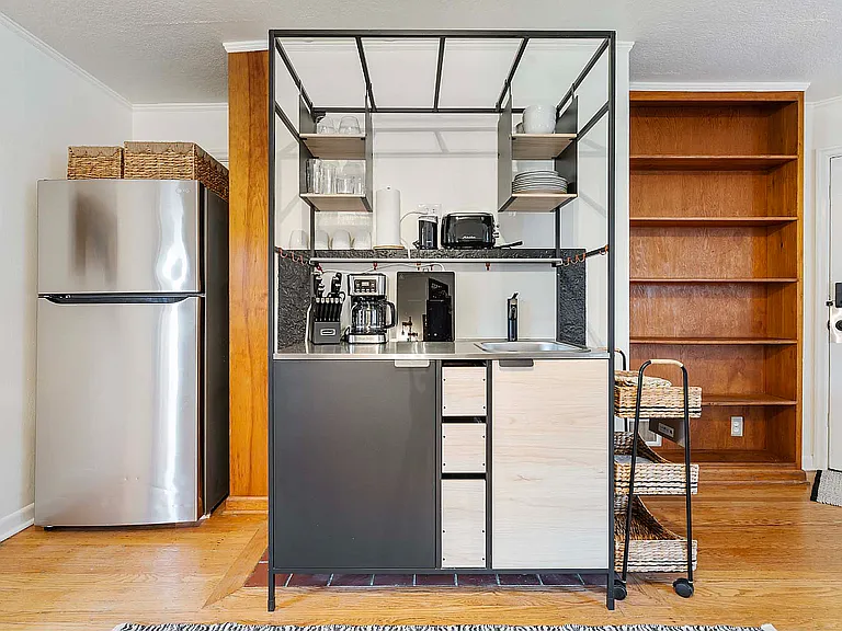 1104 SW Gaines St #B — Photo 7