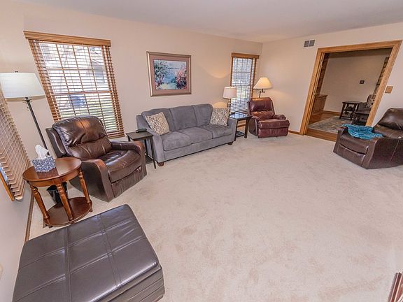 5th image of 256 Lake Lawn Ct