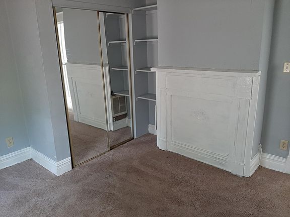 4th image of 211 E 35th St