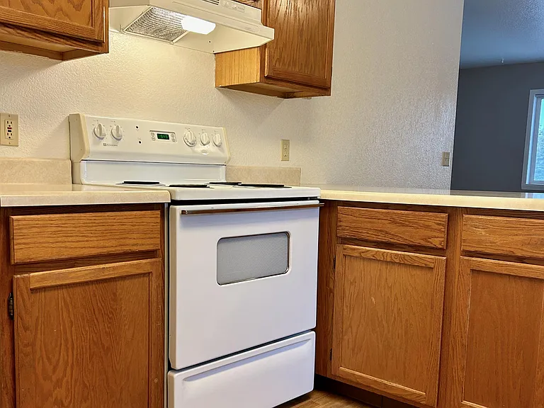 206 N Gill St #1 — Photo 4