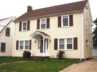 14017 Ashwood Rd, Shaker Heights, OH