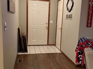 212 E Robin Rd, Clever, MO 65631