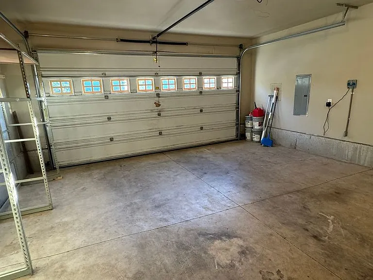 735 Trinity St NE — Photo 21