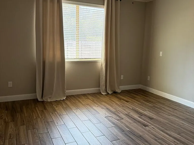 424 Sage Ct — Photo 17