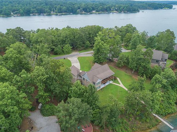 Image 4: Lakeside Aerial