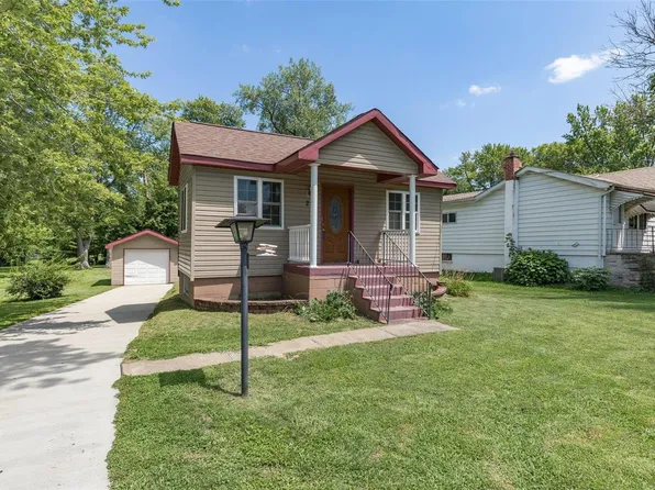 20 Shumate Ave, Maryland Heights, MO 63043