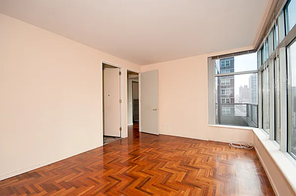 Sold by Sumitomo Real Estate Sales | media 2